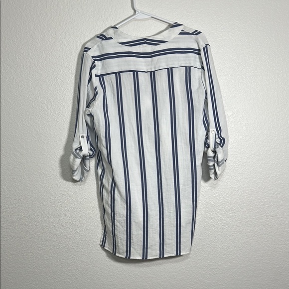 Lumiere Striped Blue and White  Shirt M - Picture 2 of 5